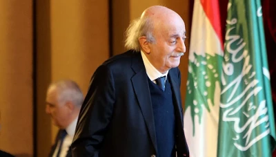 جنبلاط يعلن التوصل إلى اتفاق لوقف إطلاق النار في أشرفية صحنايا وسط تضارب الأنباء واستمرار الاشتباكات